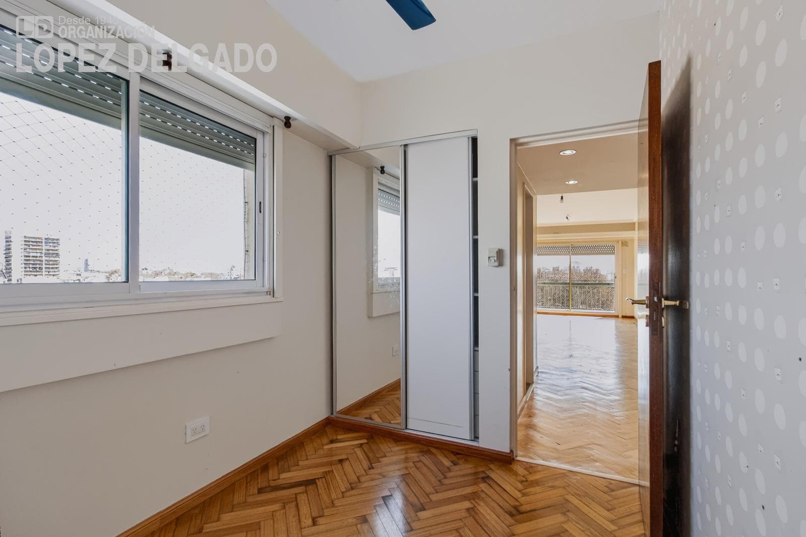 4-room apartment with a balcony and garage in Villa Devoto