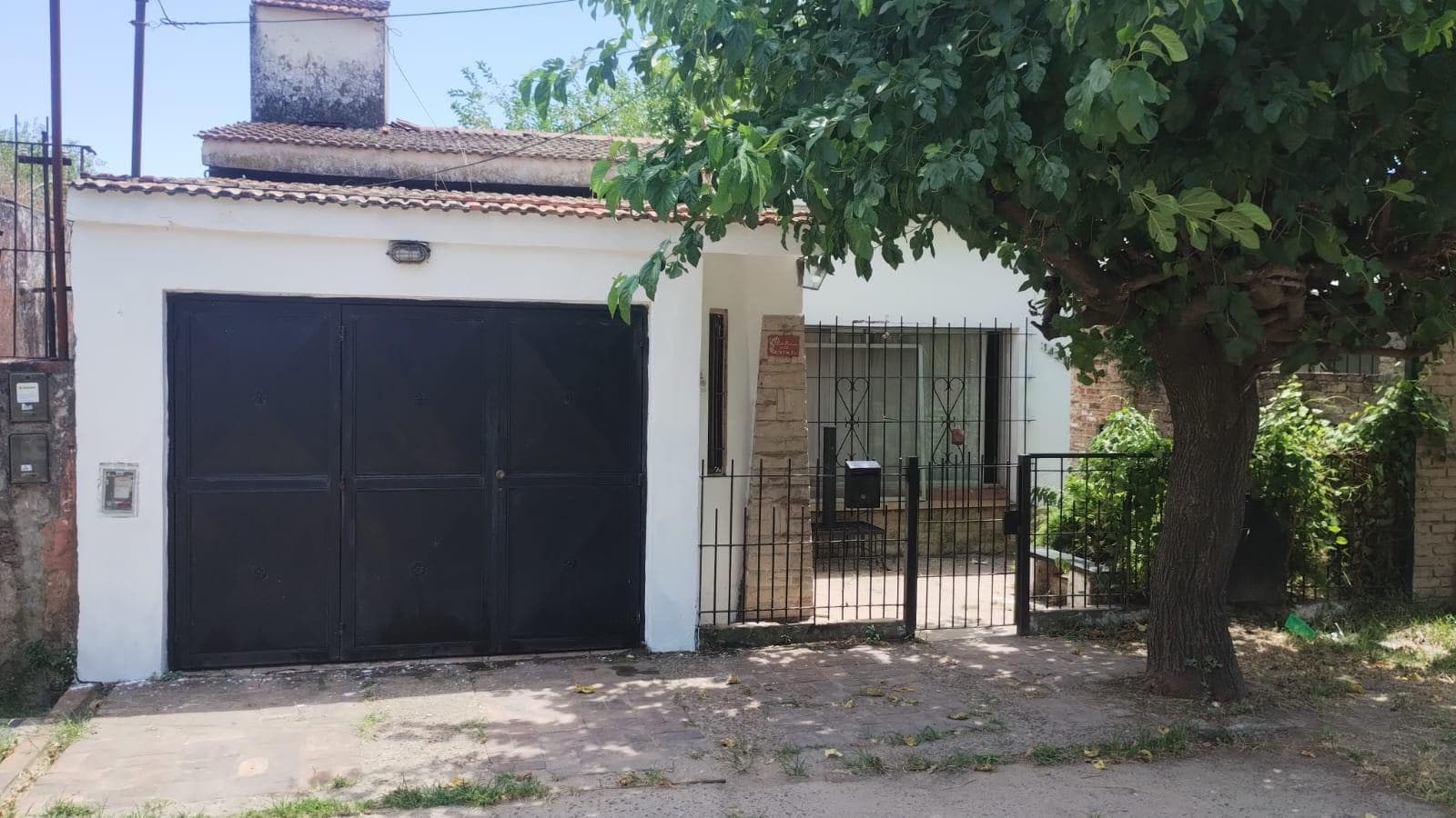 House for Sale: 3 Bedrooms—IDEAL FOR INVESTORS—Ingeniero Maschwitz Centro Neighborhood