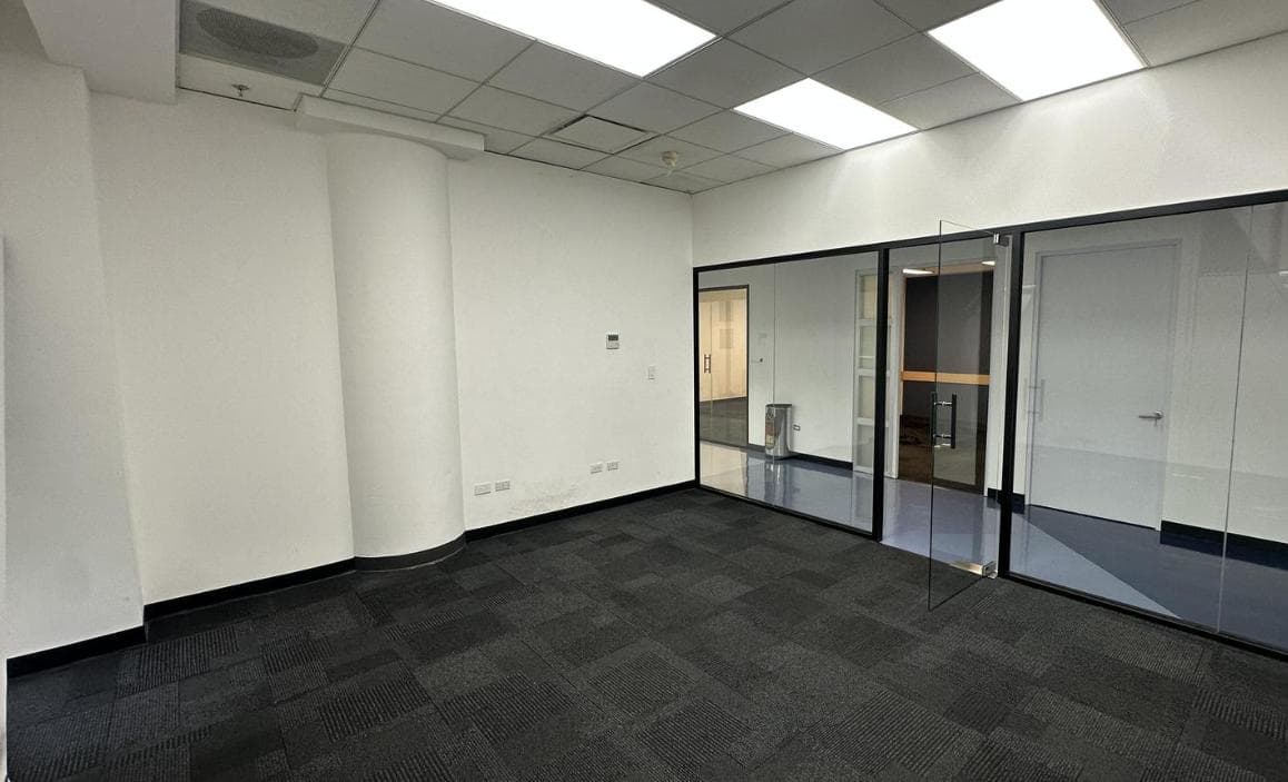 FULLY EQUIPPED OFFICE FOR RENT
