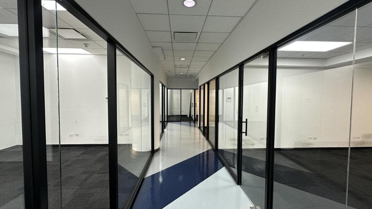 FULLY EQUIPPED OFFICE FOR RENT
