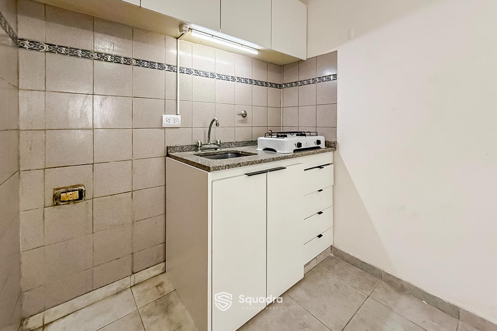 FOR SALE - 1-bedroom ground-floor apartment with private patio - Abasto neighborhood, Rosario.