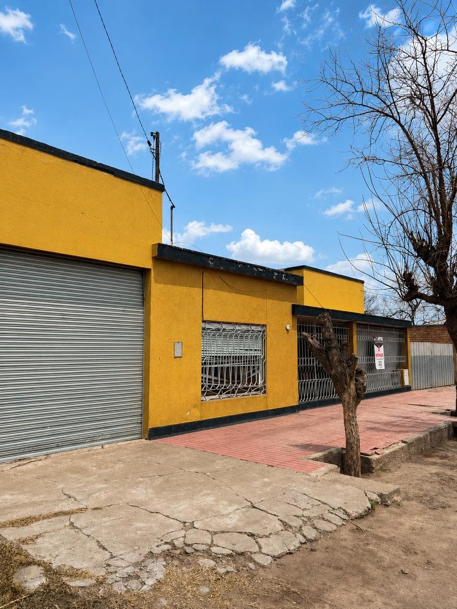 House in Bowen, Las Heras Street