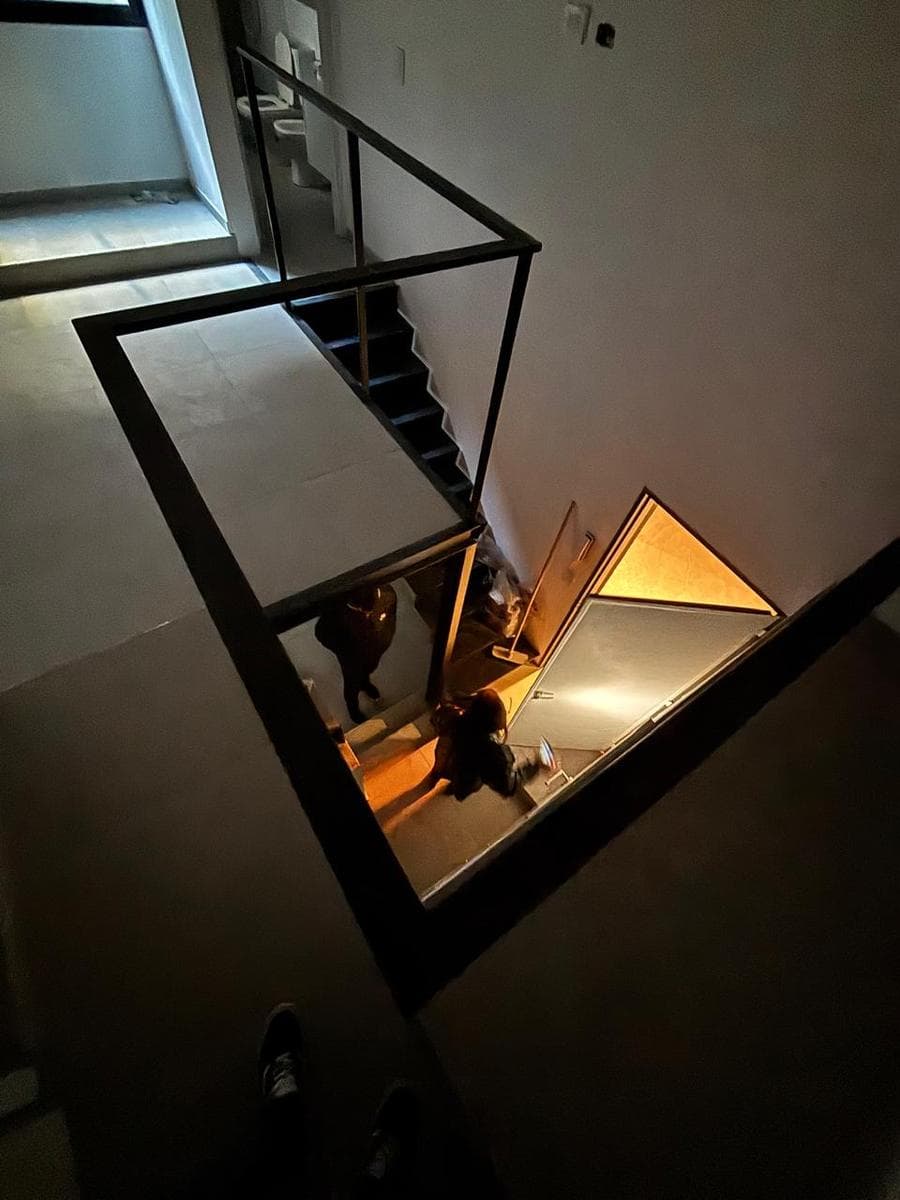 DUPLEX / OFFICE FOR SALE - JUST A FEW METERS FROM THE RIVER