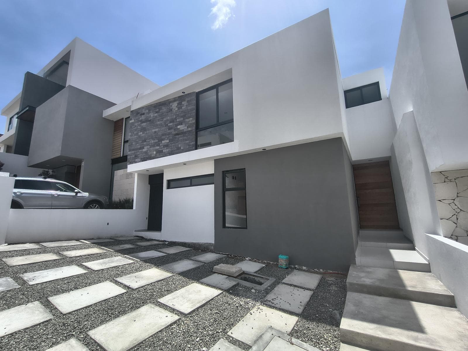 New 4-Bedroom House with Garden, Terrace, and Ground-Floor Bedroom