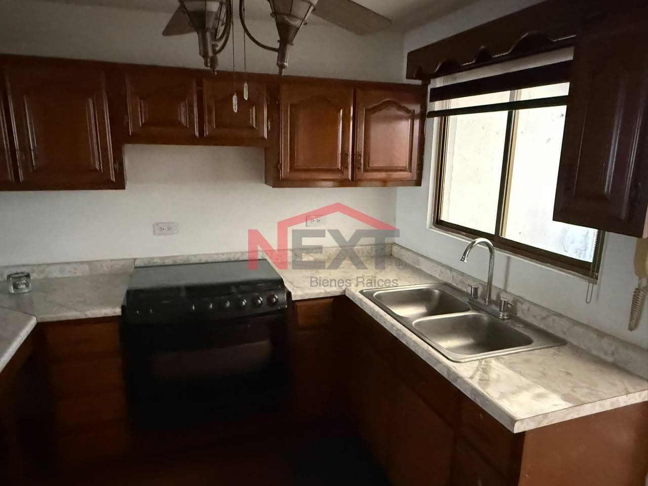 HOUSE FOR RENT IN THE MEDITERRANEAN RESIDENTIAL COMPLEX, COUNTRY CLUB NEIGHBORHOOD