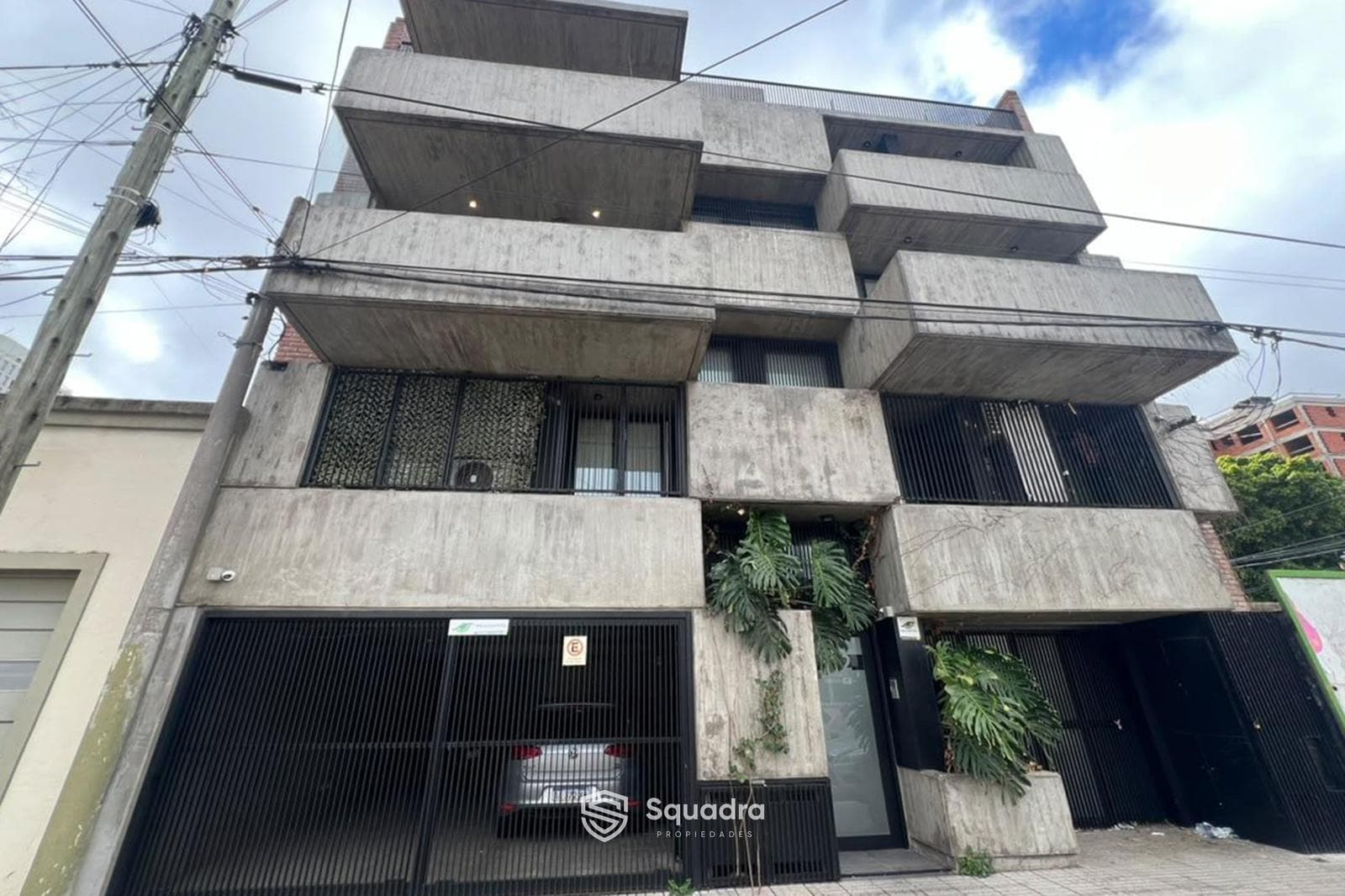 FOR SALE - Studio apartment with a front-facing balcony - Refinerias neighborhood, Rosario.