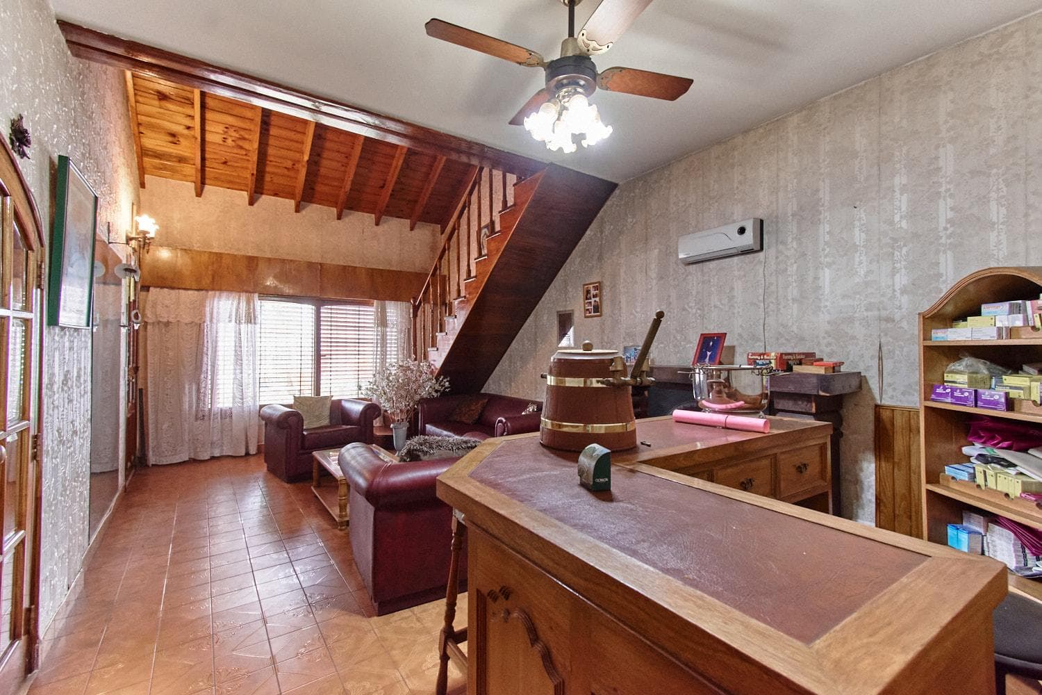 4-room house for sale with garage in San Antonio de Padua; eligible for a loan