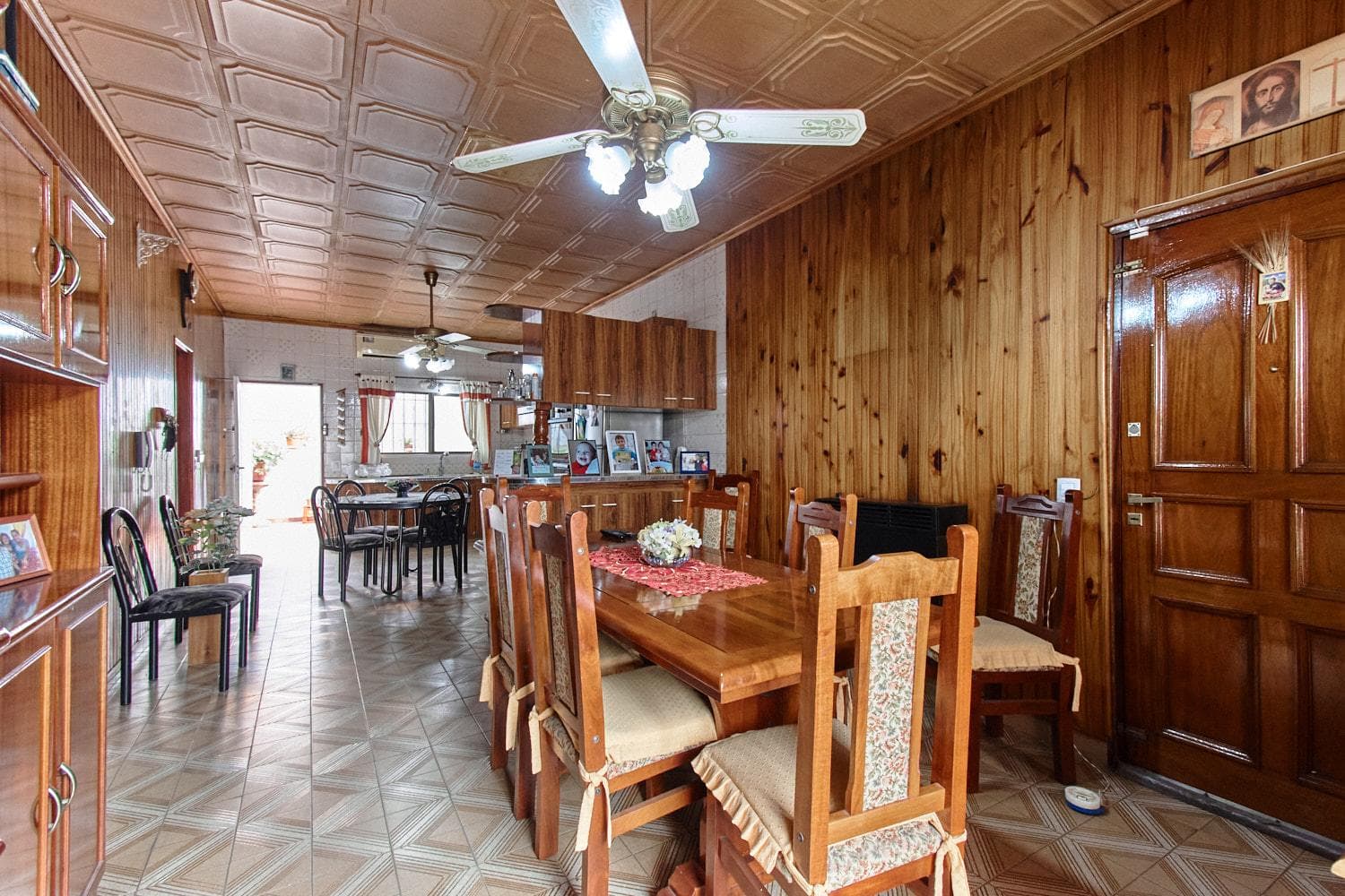 4-room house for sale with garage in San Antonio de Padua; eligible for a loan