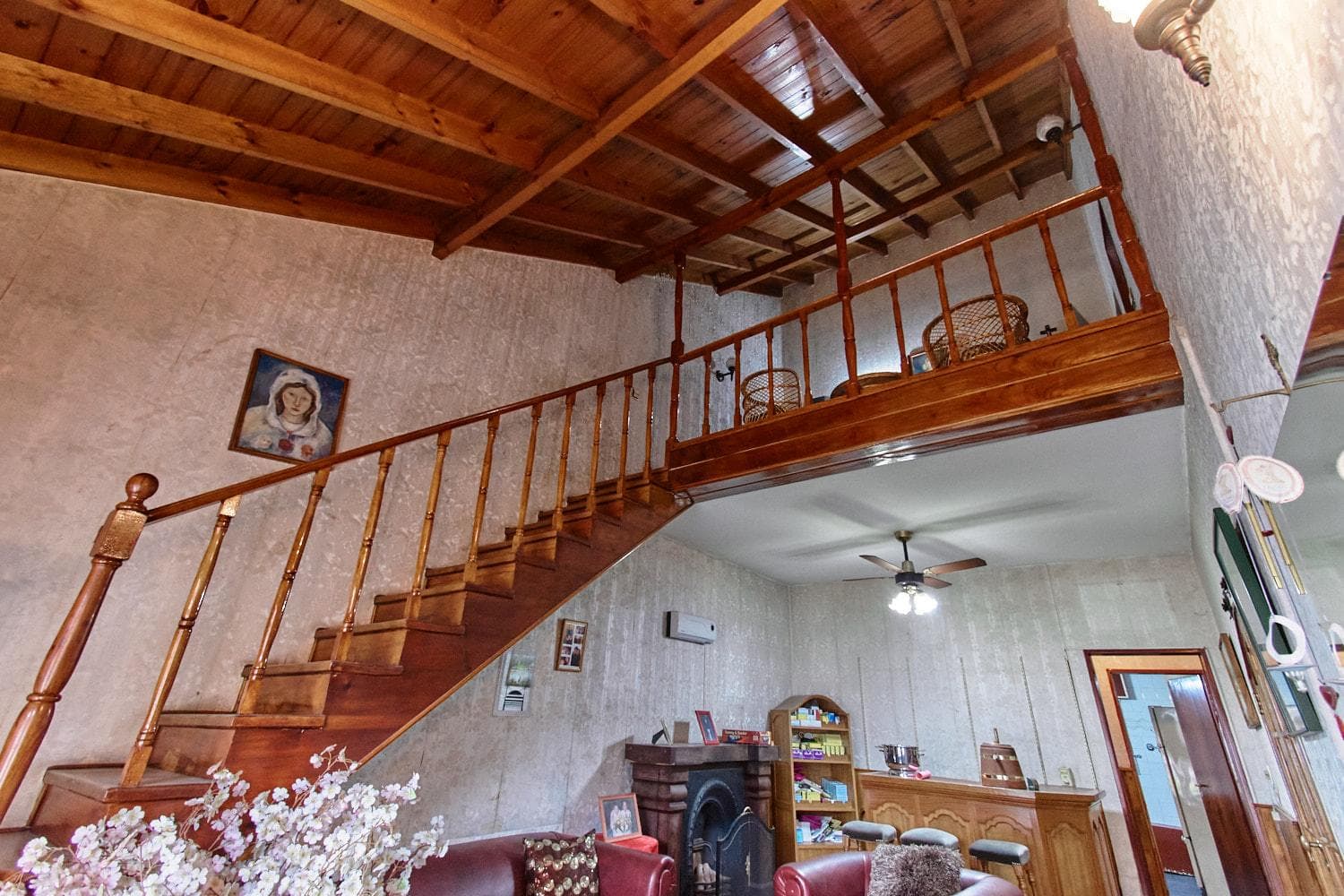 4-room house for sale with garage in San Antonio de Padua; eligible for a loan