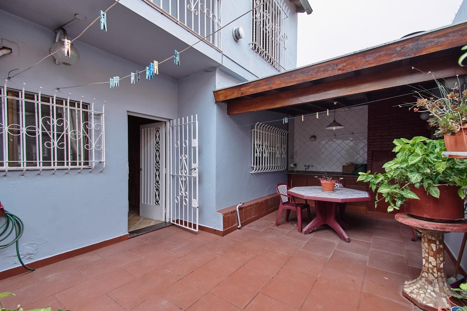4-room house for sale with garage in San Antonio de Padua; eligible for a loan