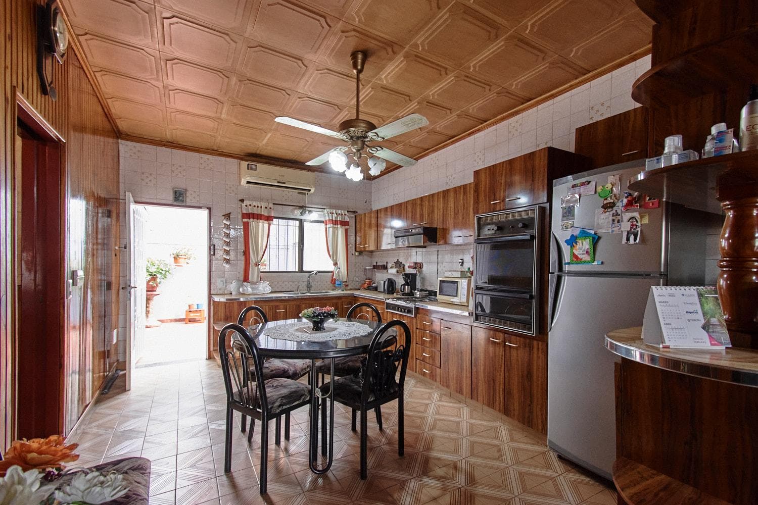 4-room house for sale with garage in San Antonio de Padua; eligible for a loan