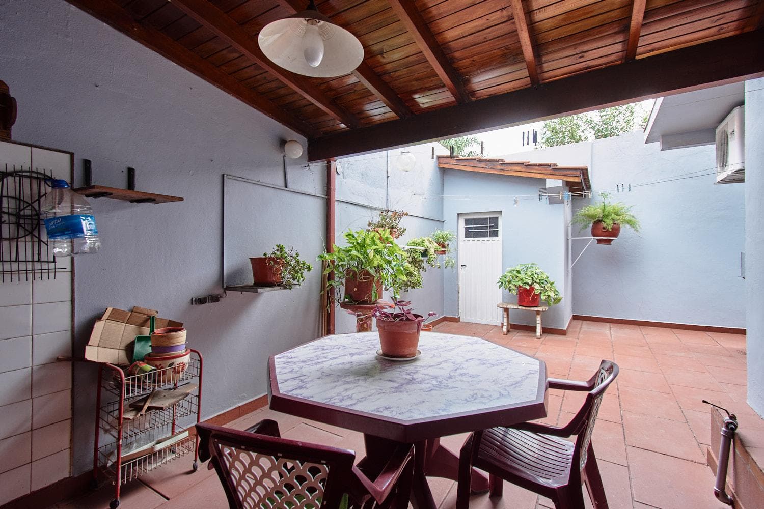 4-room house for sale with garage in San Antonio de Padua; eligible for a loan