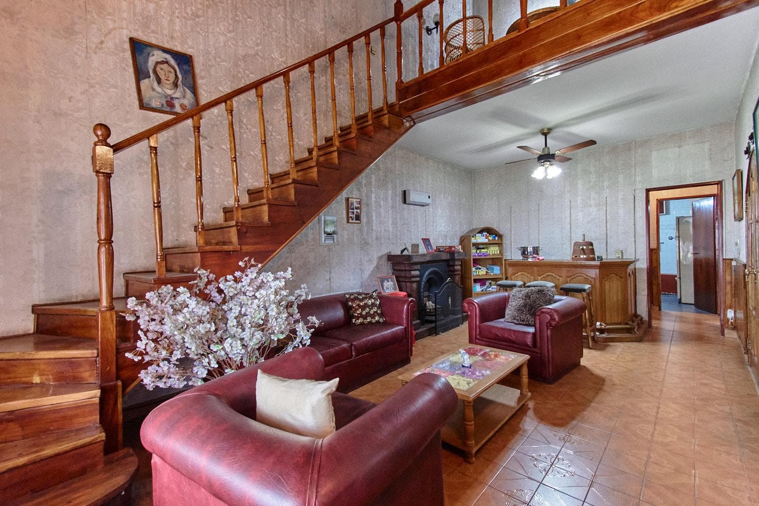 4-room house for sale with garage in San Antonio de Padua; eligible for a loan