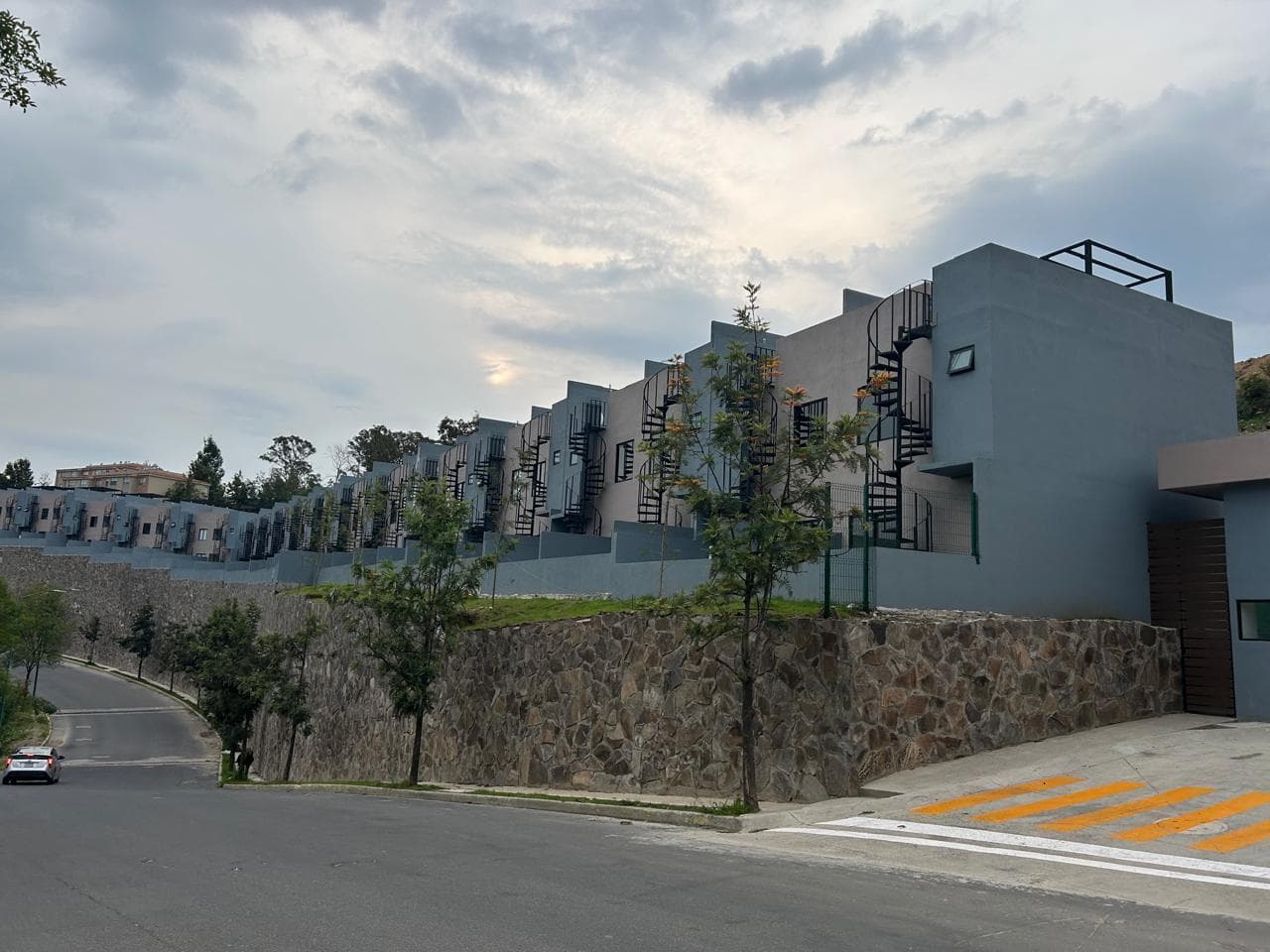 House for Rent: Private Lake Esmeralda with Terrace in Atizapán, State of Mexico