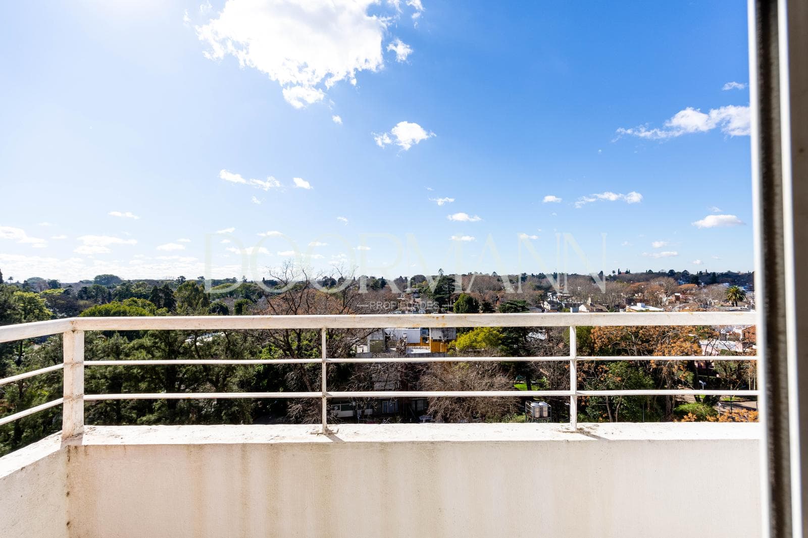 Apartment for rent: 3-room, 2-bedroom, with garage and amenities