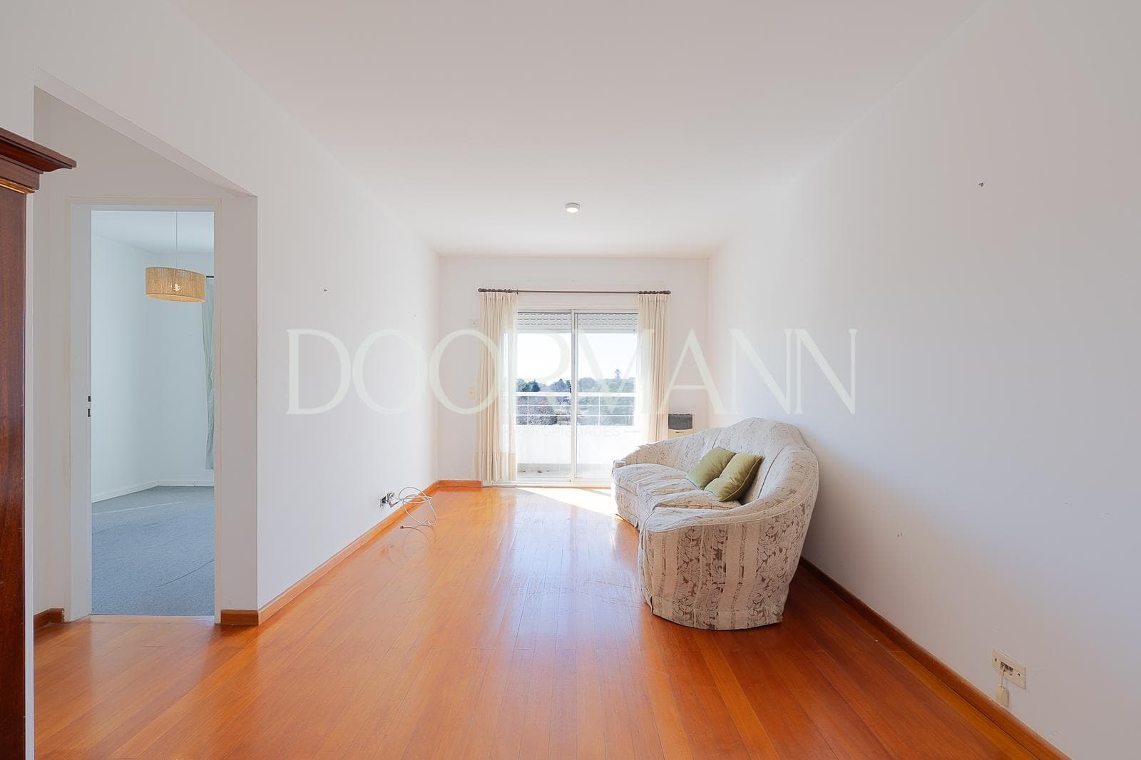 Apartment for rent: 3-room, 2-bedroom, with garage and amenities