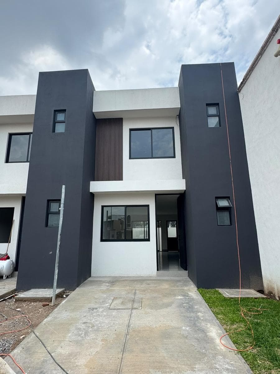 New Home for Sale in the Northern Area of León, Guanajuato: Brisas del Lago