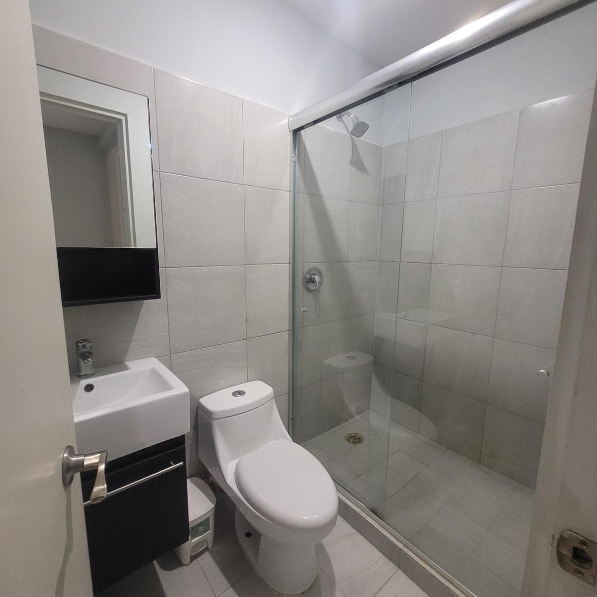 Furnished 2-Bedroom Apartment in Riviera Towers 3