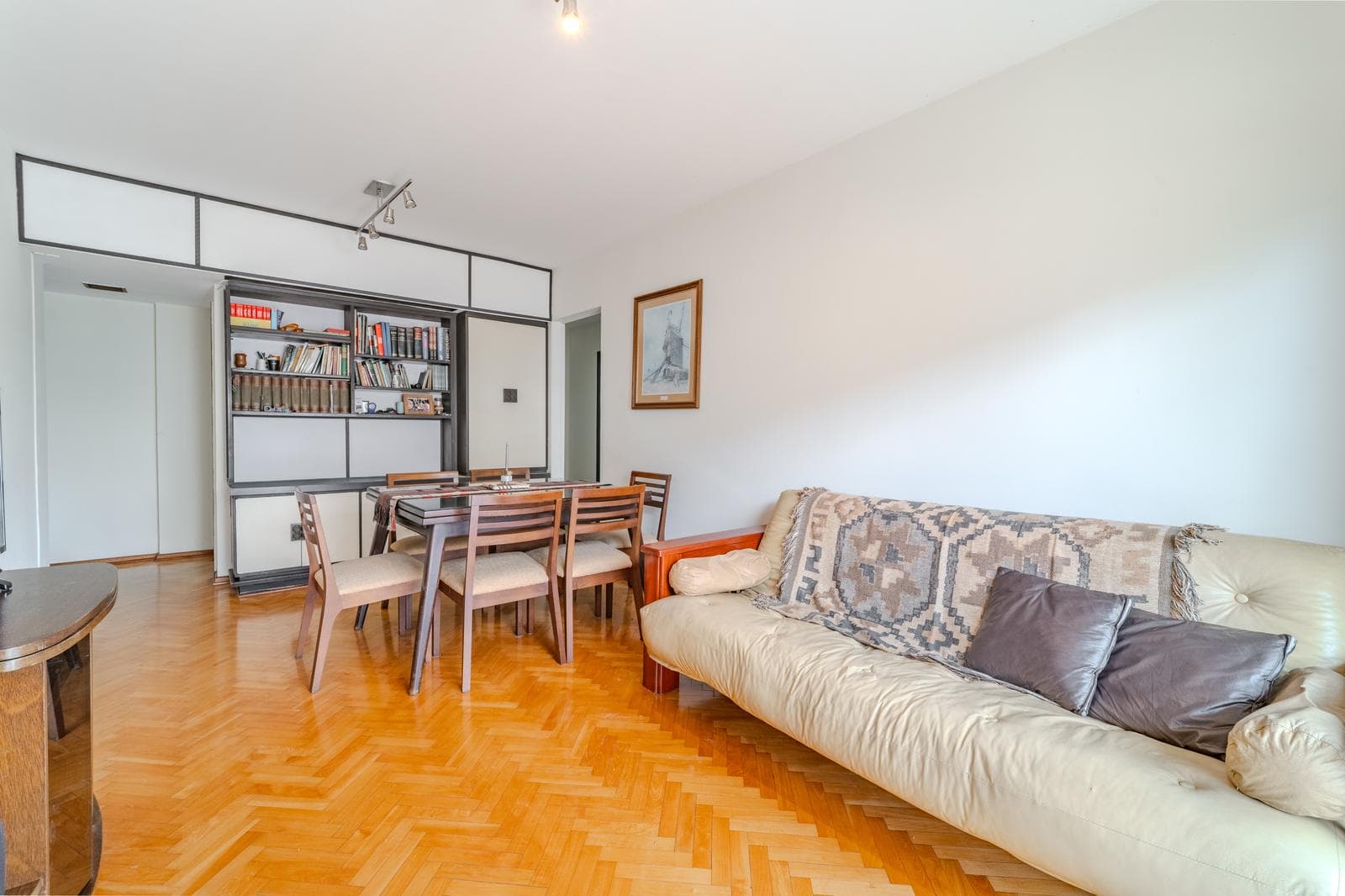 For Sale: Bright 3-room apartment with a separate room with a bathroom | Full-length balcony | University District | Balvanera