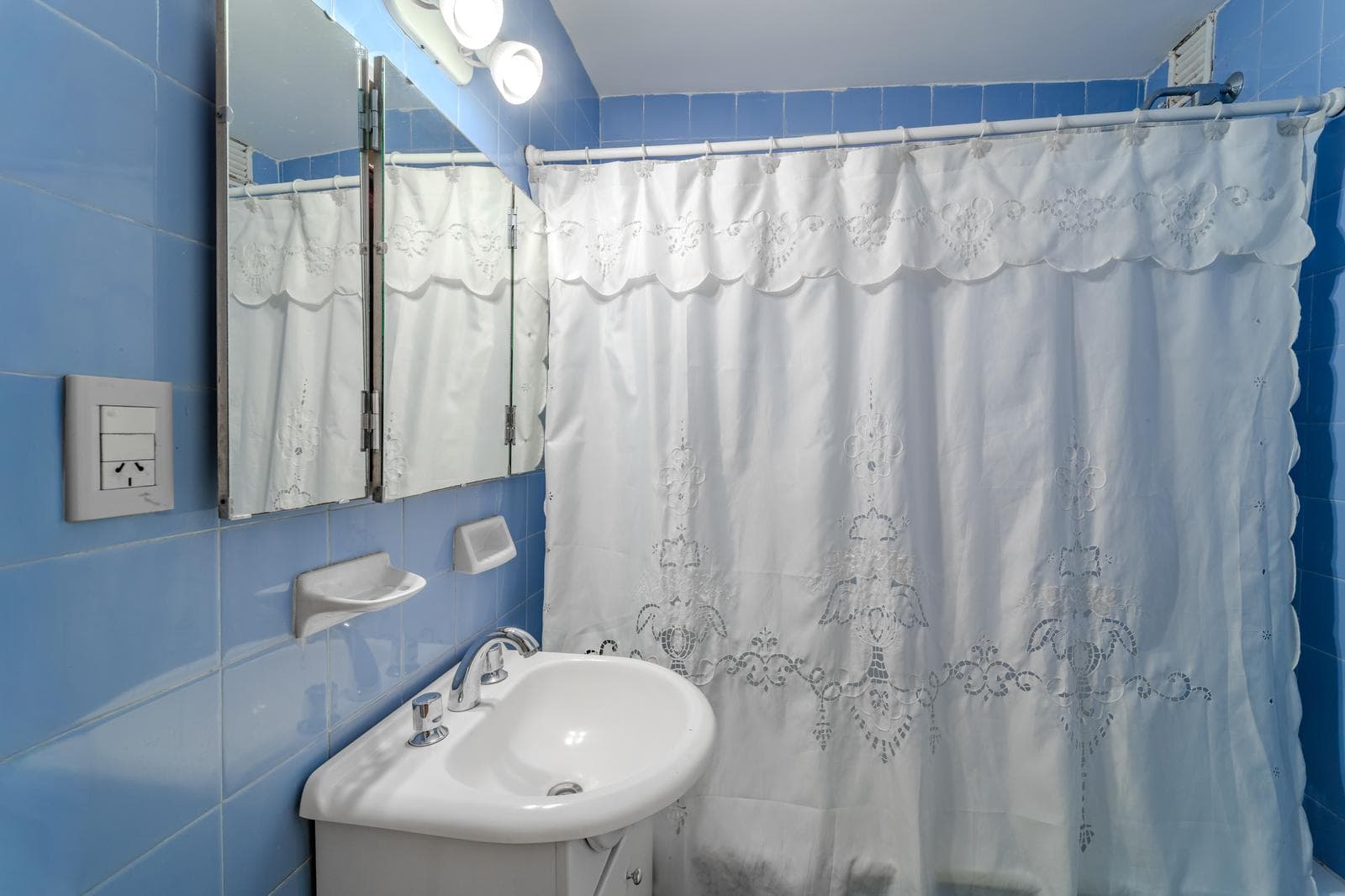 For Sale: Bright 3-room apartment with a separate room with a bathroom | Full-length balcony | University District | Balvanera