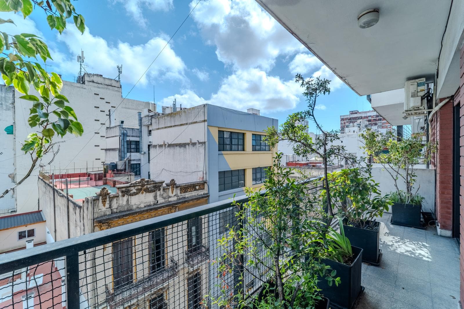 For Sale: Bright 3-room apartment with a separate room with a bathroom | Full-length balcony | University District | Balvanera
