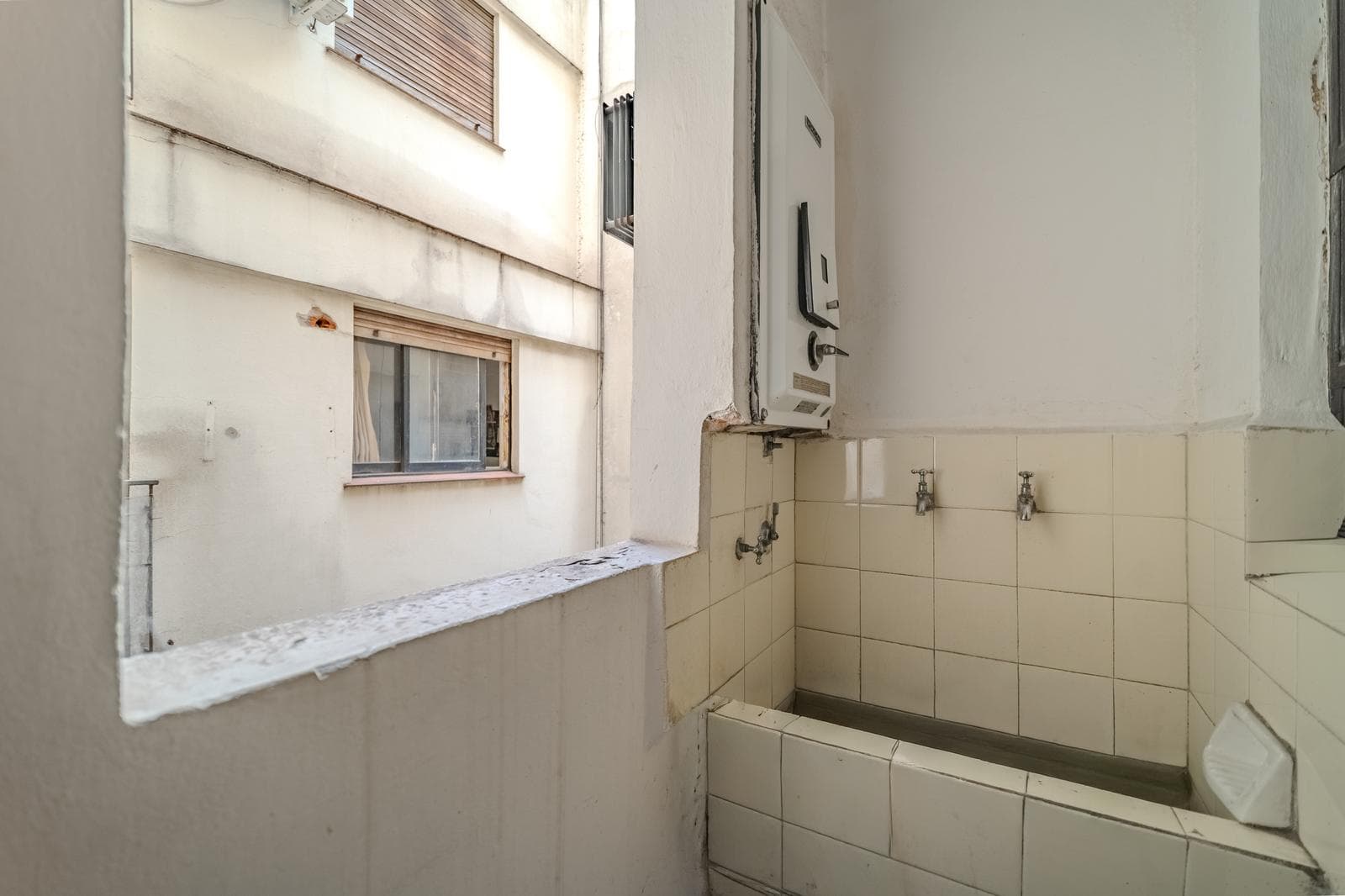 For Sale: Bright 3-room apartment with a separate room with a bathroom | Full-length balcony | University District | Balvanera
