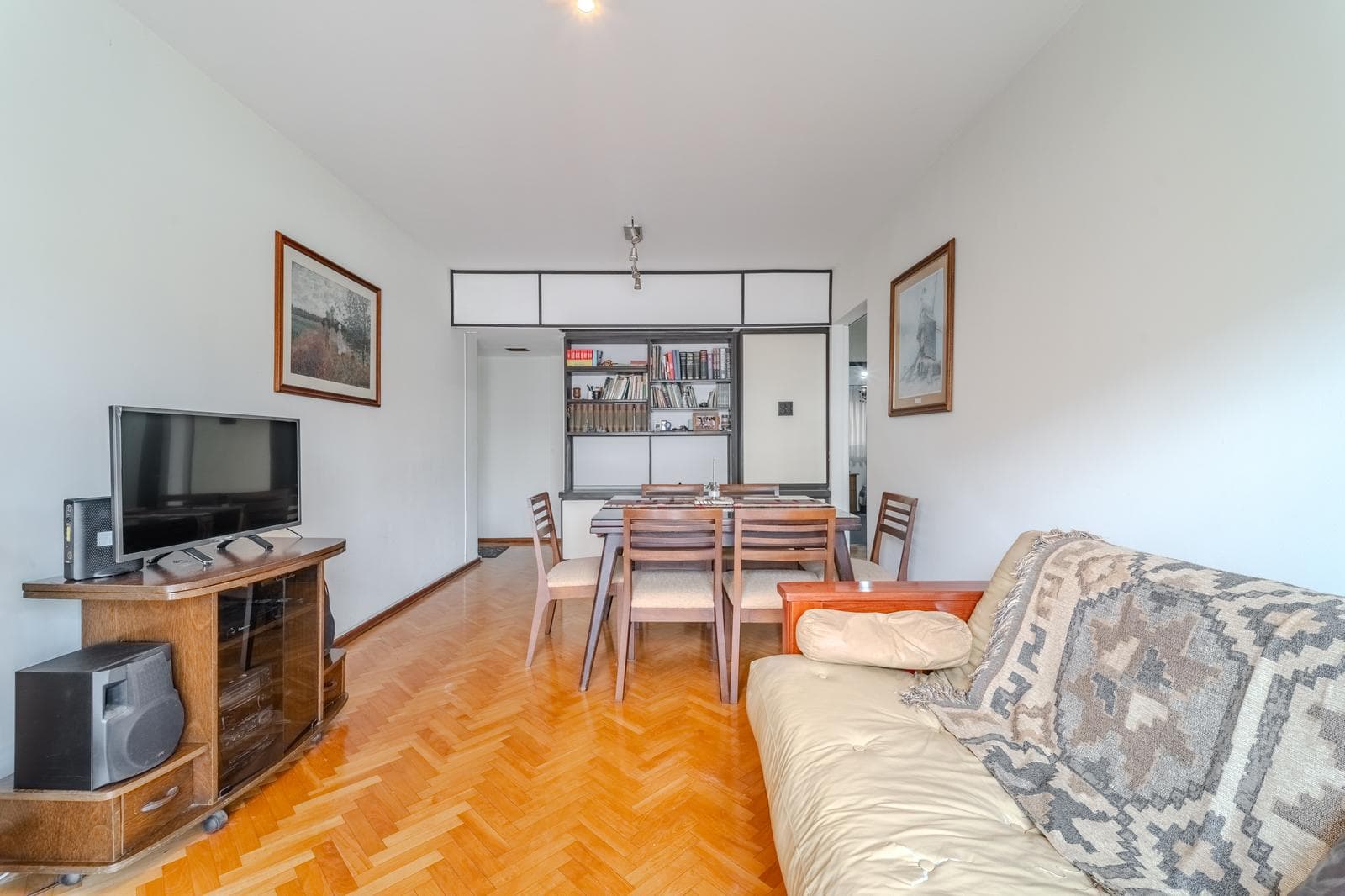 For Sale: Bright 3-room apartment with a separate room with a bathroom | Full-length balcony | University District | Balvanera