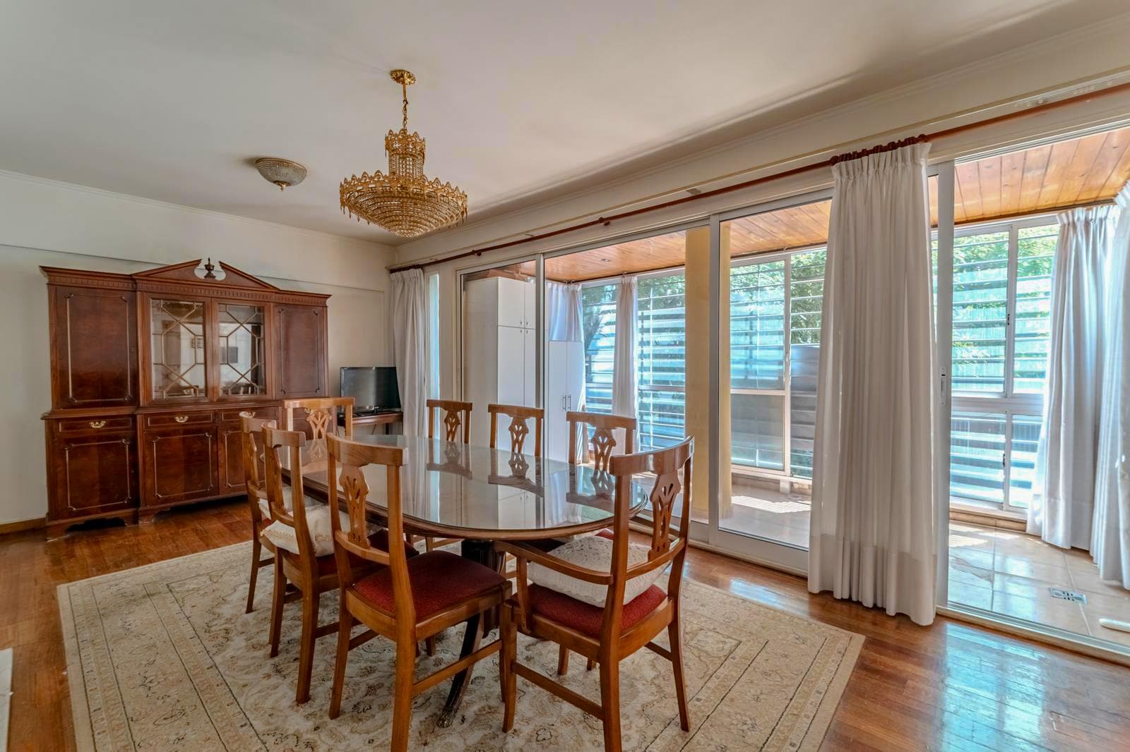 Apartment for Sale. 4 rooms | Balcony | Parking Space | Caballito
