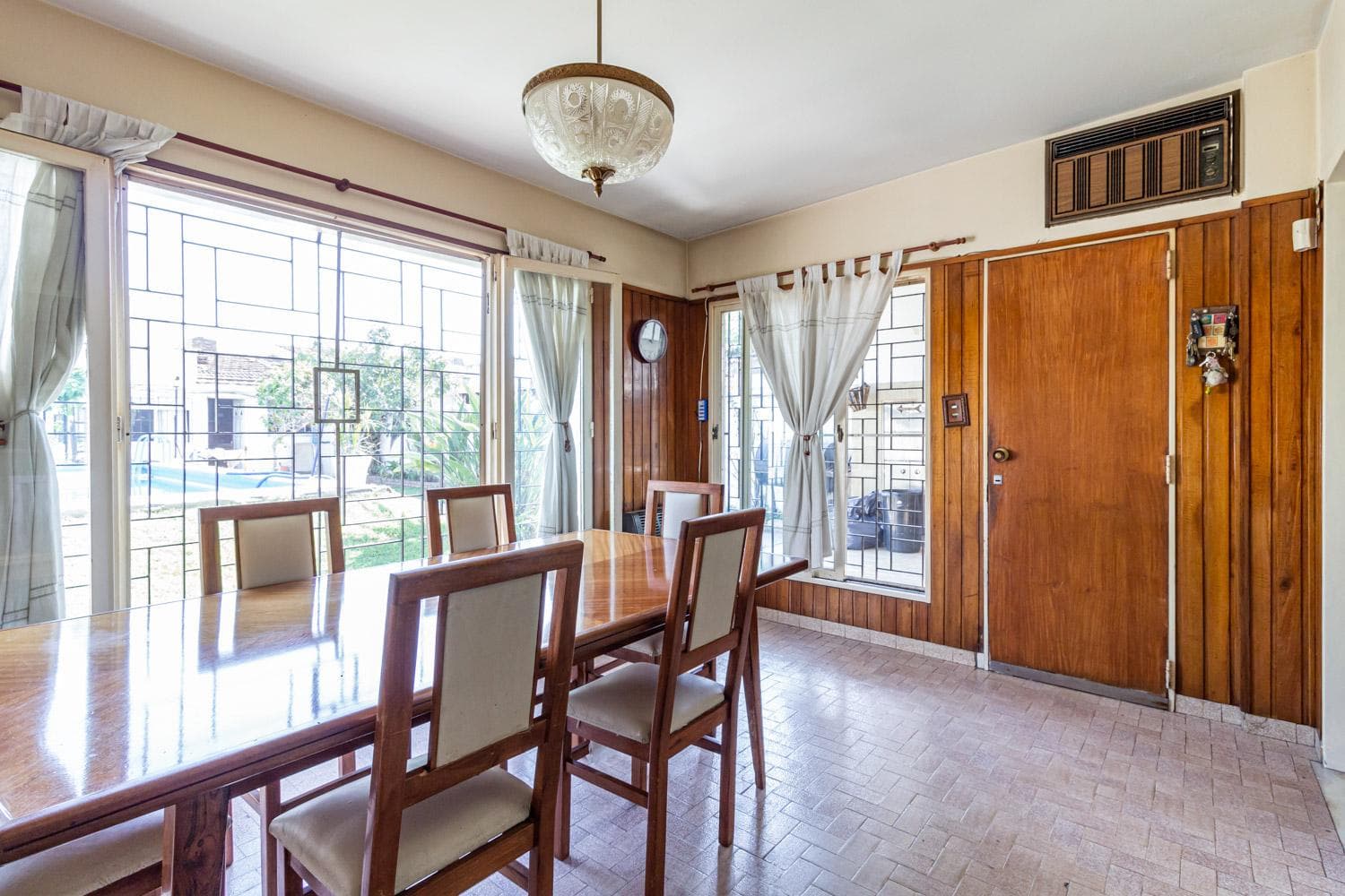 6-room house for sale in downtown Merlo