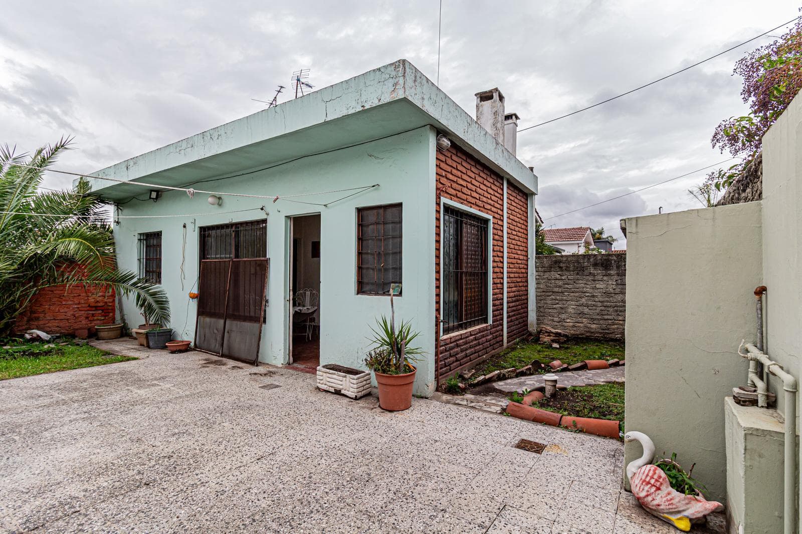 3-Bedroom House for Sale, Eligible for Mortgage, Ituzaingó Norte
