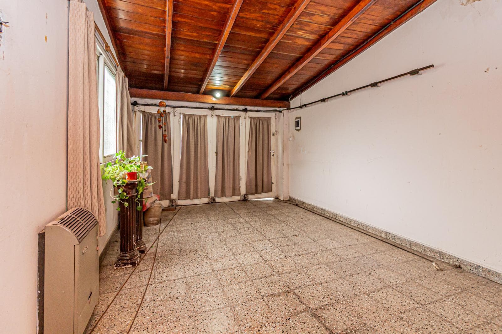 3-Bedroom House for Sale, Eligible for Mortgage, Ituzaingó Norte