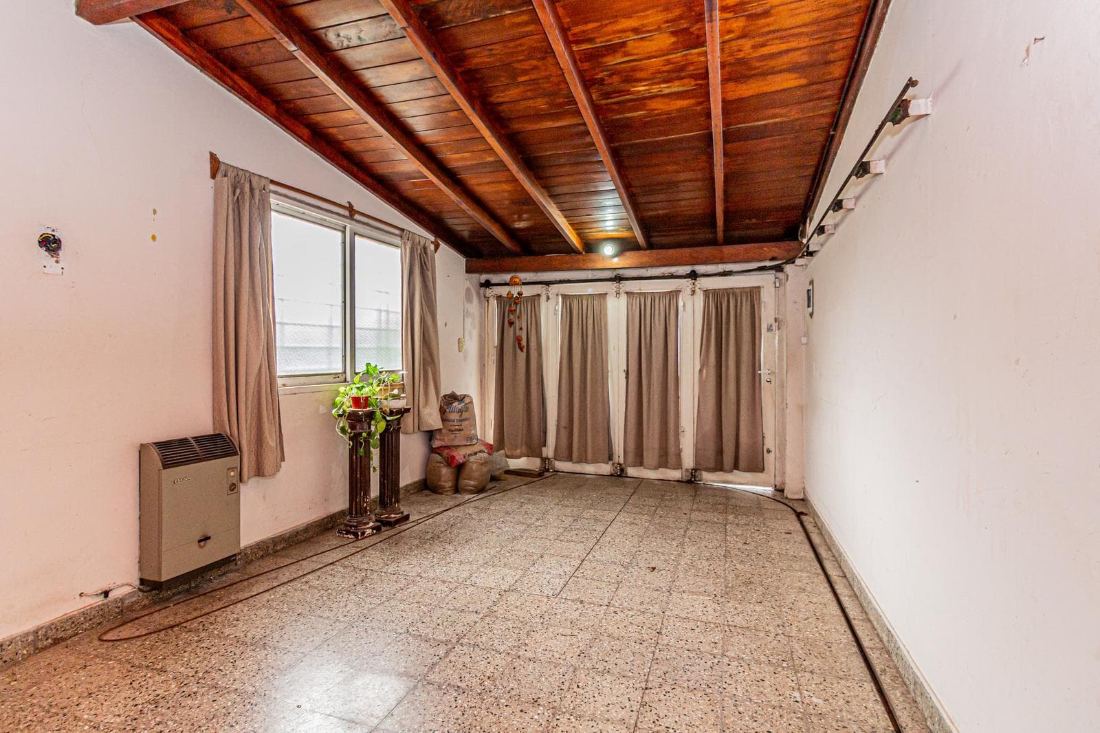 3-Bedroom House for Sale, Eligible for Mortgage, Ituzaingó Norte