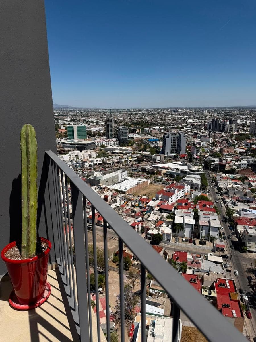 Loft-style apartment on the 29th floor in Punta Mayor