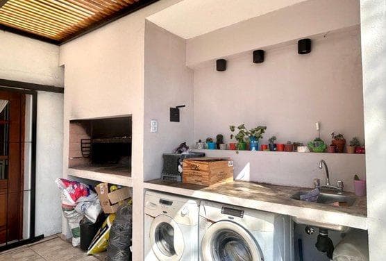 4-bedroom house + 3-bedroom house + commercial space in Jose Clemente Paz