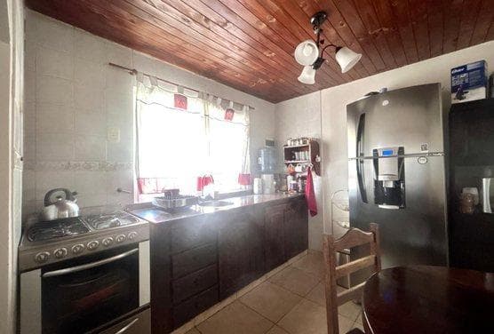 4-bedroom house + 3-bedroom house + commercial space in Jose Clemente Paz