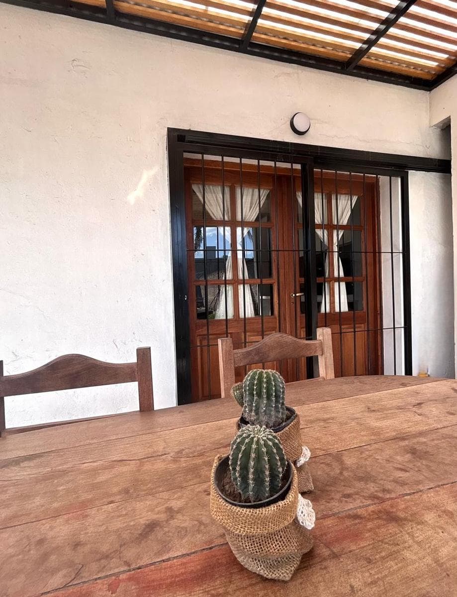 4-bedroom house + 3-bedroom house + commercial space in Jose Clemente Paz