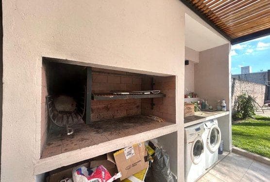 4-bedroom house + 3-bedroom house + commercial space in Jose Clemente Paz