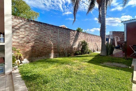4-bedroom house + 3-bedroom house + commercial space in Jose Clemente Paz