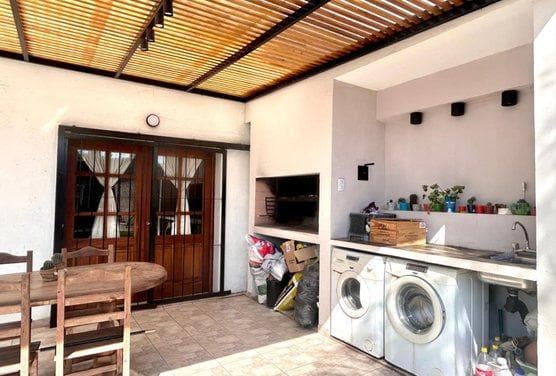 4-bedroom house + 3-bedroom house + commercial space in Jose Clemente Paz