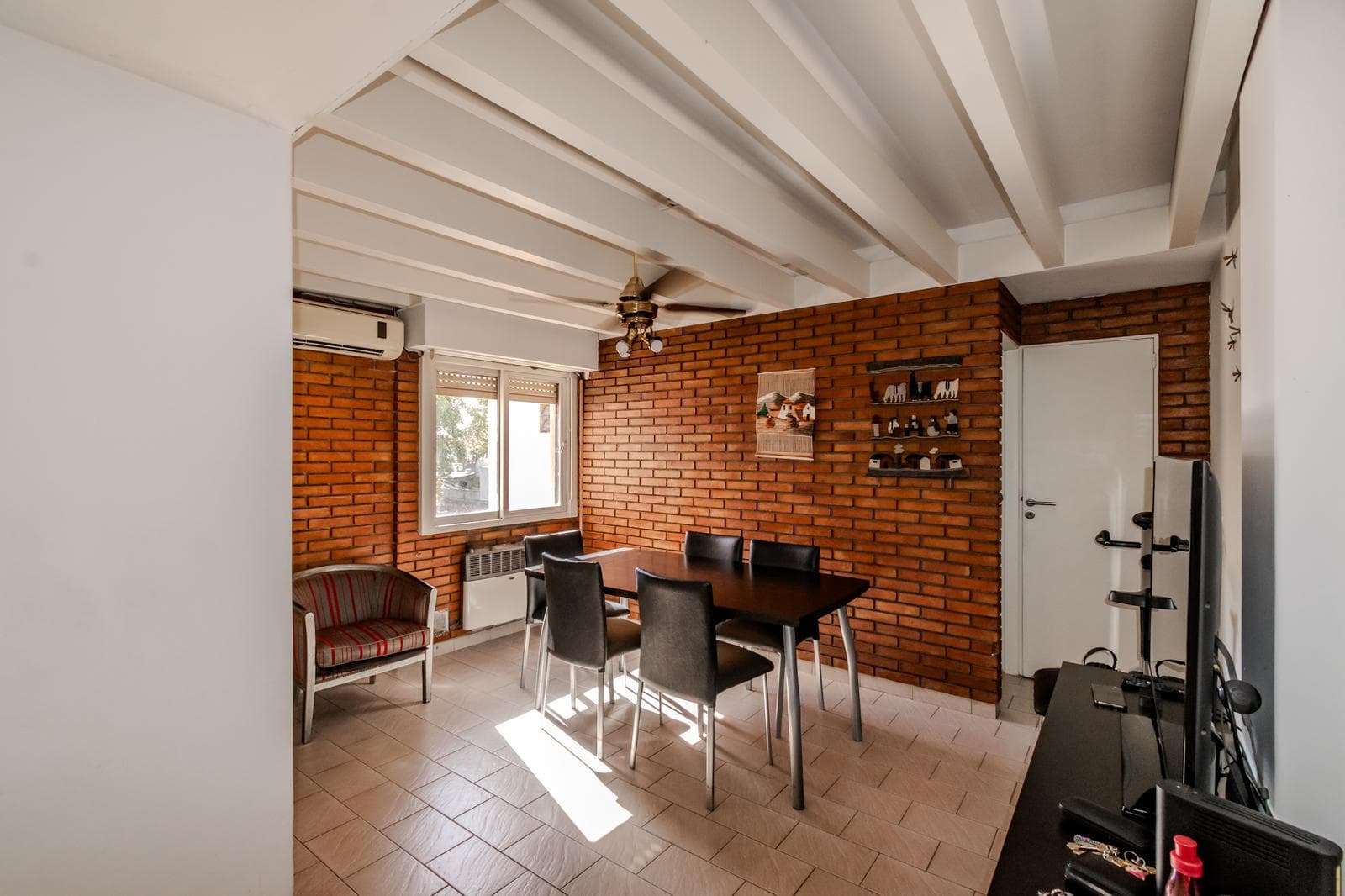 FOR SALE IN PATERNAL: 4-ROOM APARTMENT WITH STORAGE ROOM AND DEDICATED PARKING SPACE