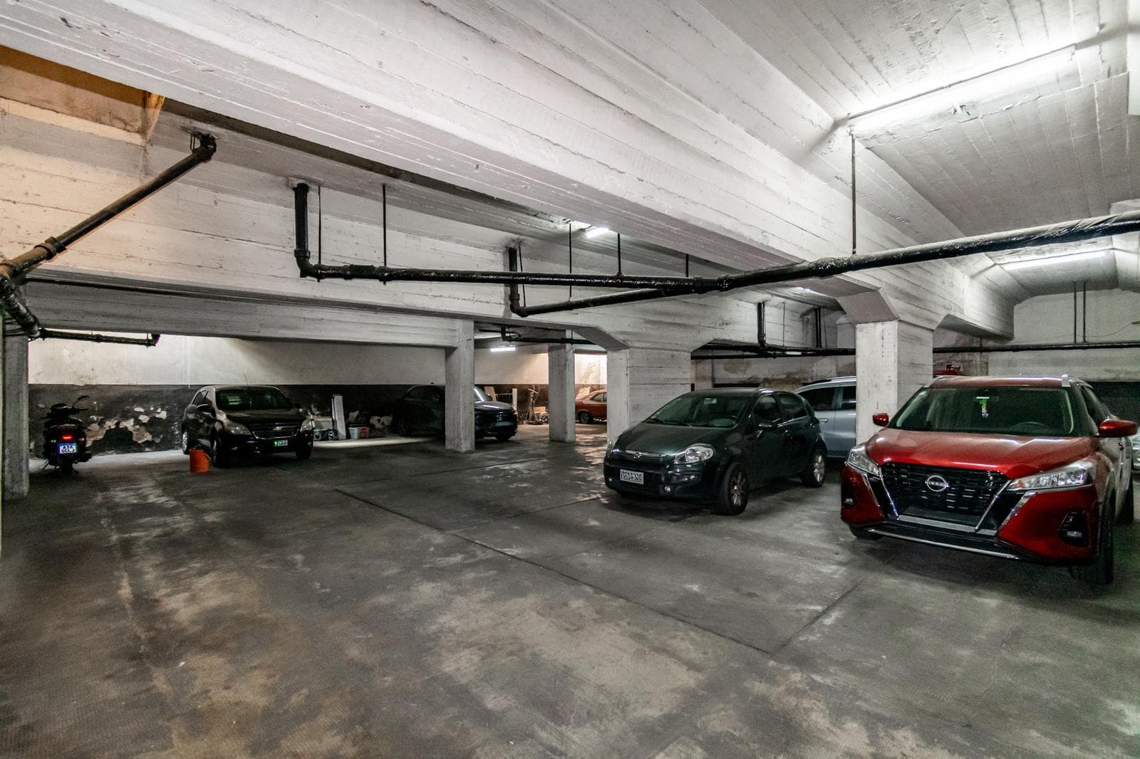 FOR SALE IN PATERNAL: 4-ROOM APARTMENT WITH STORAGE ROOM AND DEDICATED PARKING SPACE