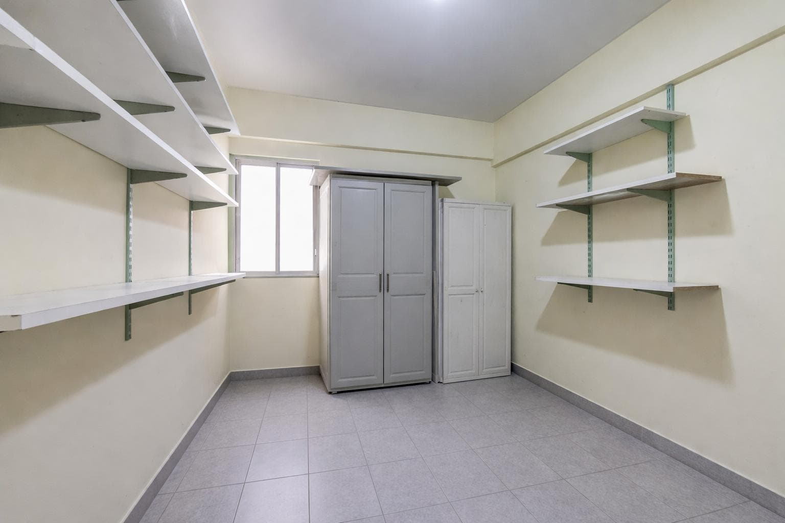 FOR SALE IN PATERNAL: 4-ROOM APARTMENT WITH STORAGE ROOM AND DEDICATED PARKING SPACE