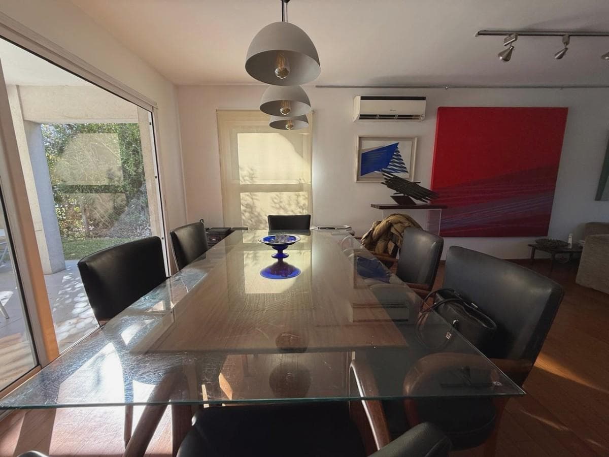 House for sale. Los Alisos neighborhood, Nordelta. Interior lot