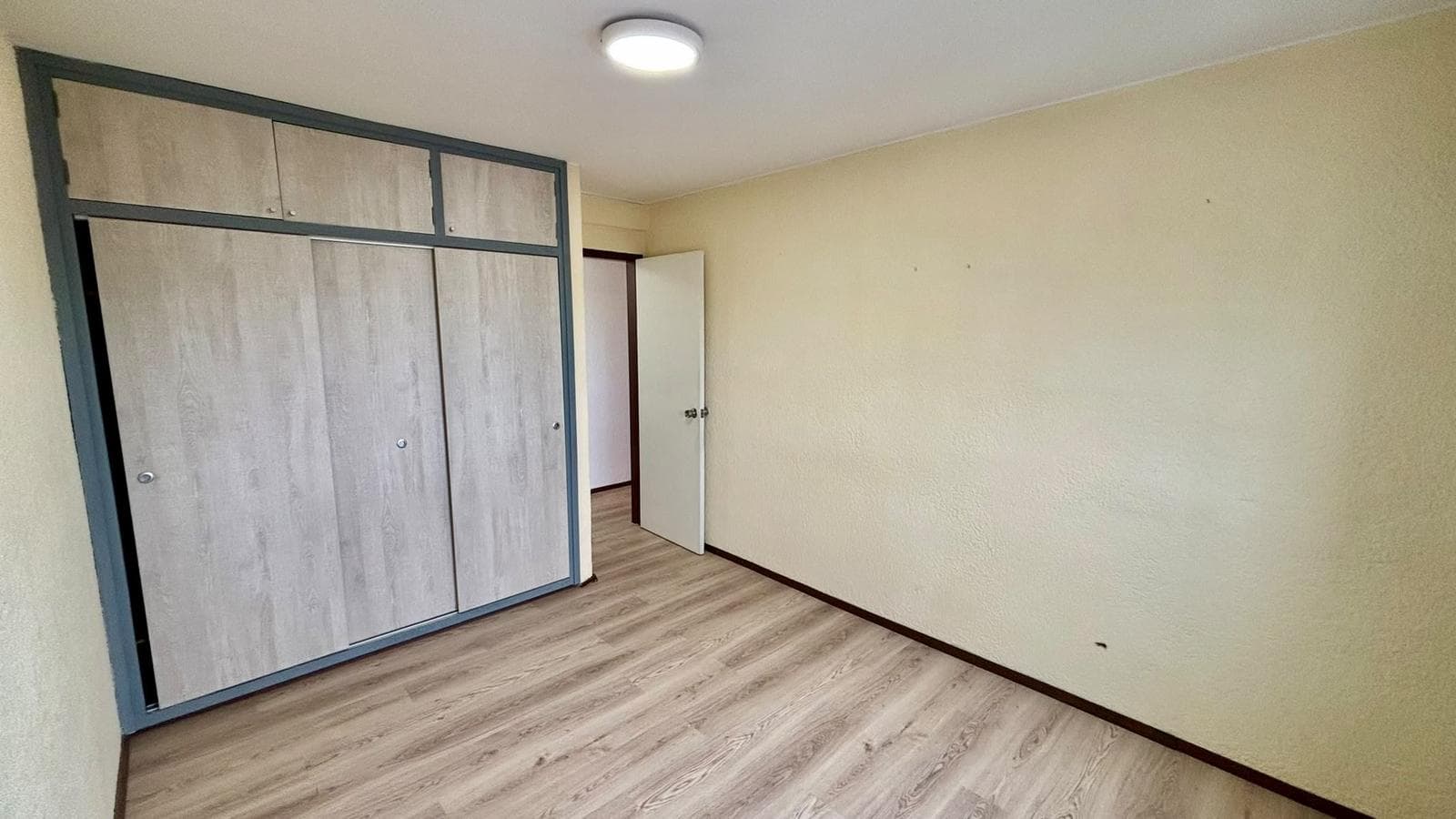 Unfurnished 2-bedroom apartment. Downtown Maldonado