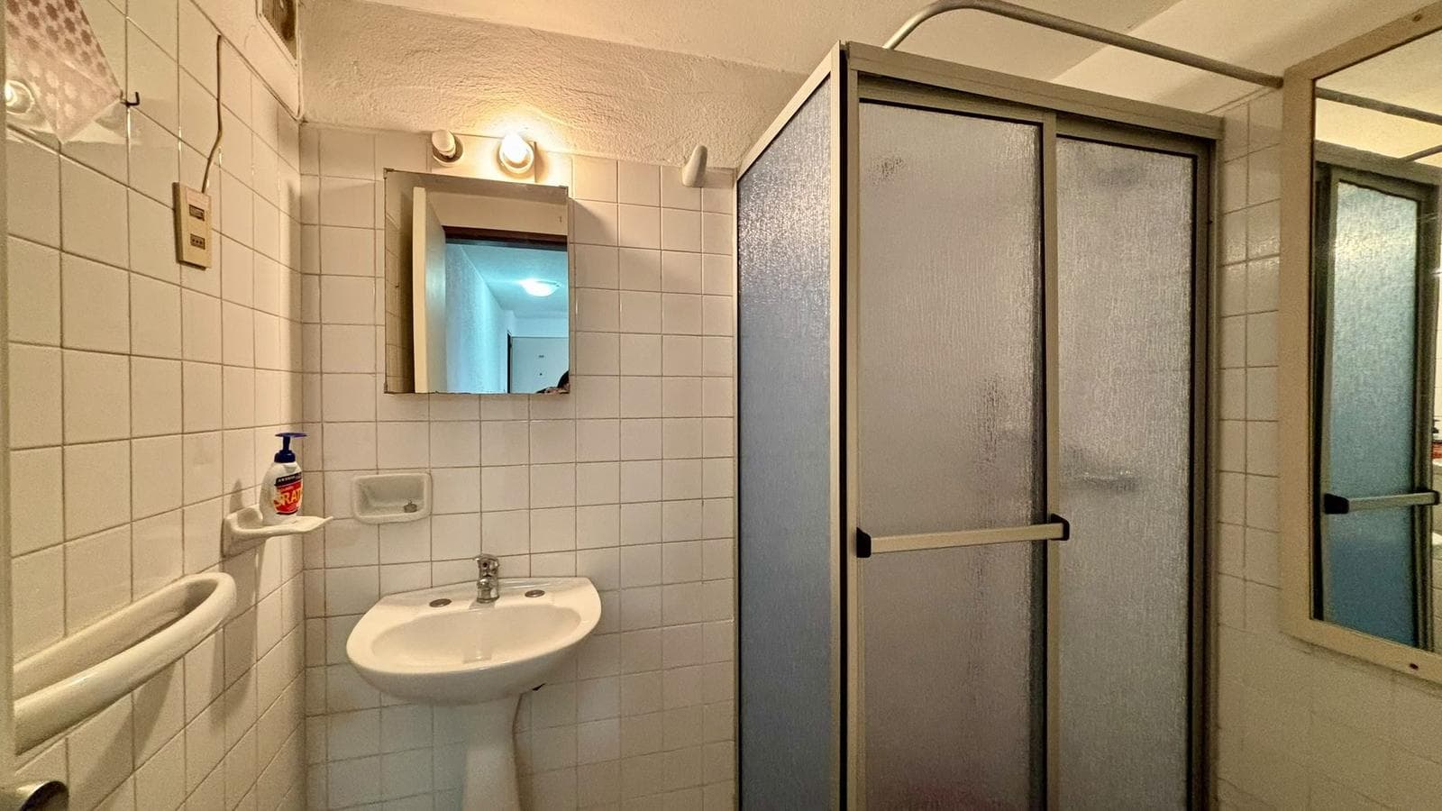 Unfurnished 2-bedroom apartment. Downtown Maldonado