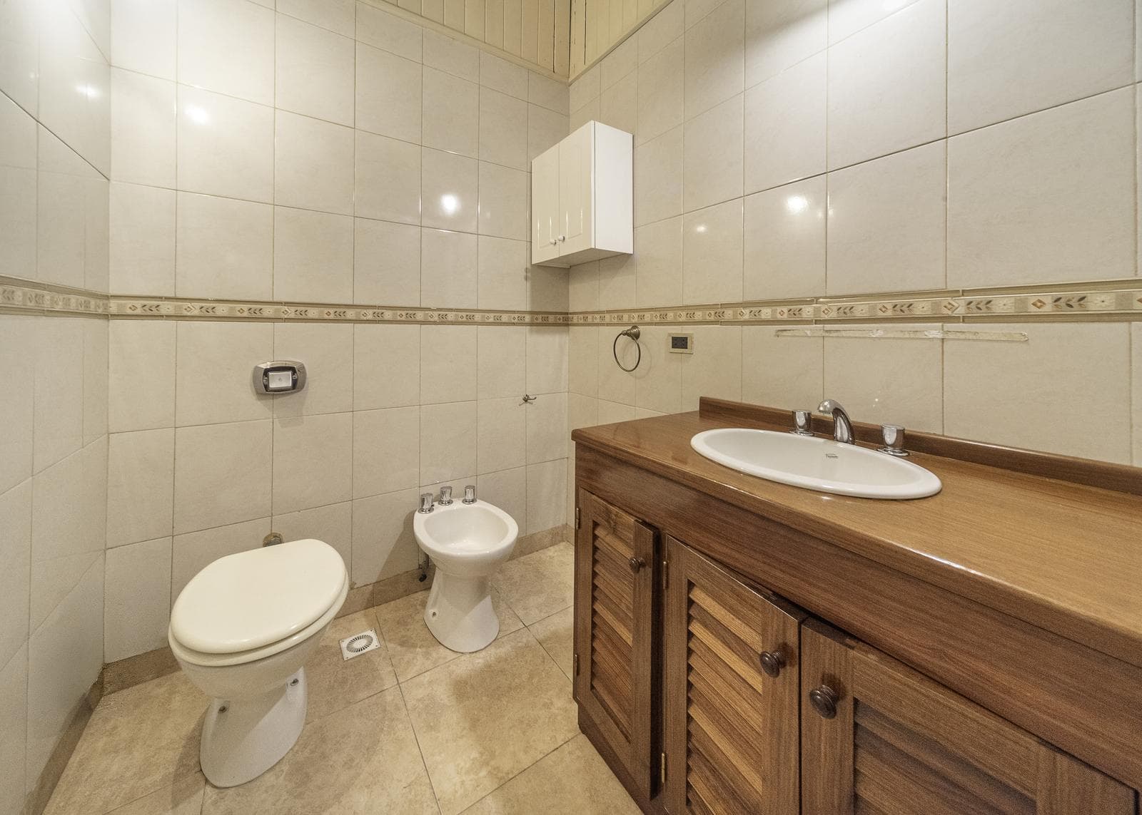 2-Room Apartment for Sale in Monserrat
