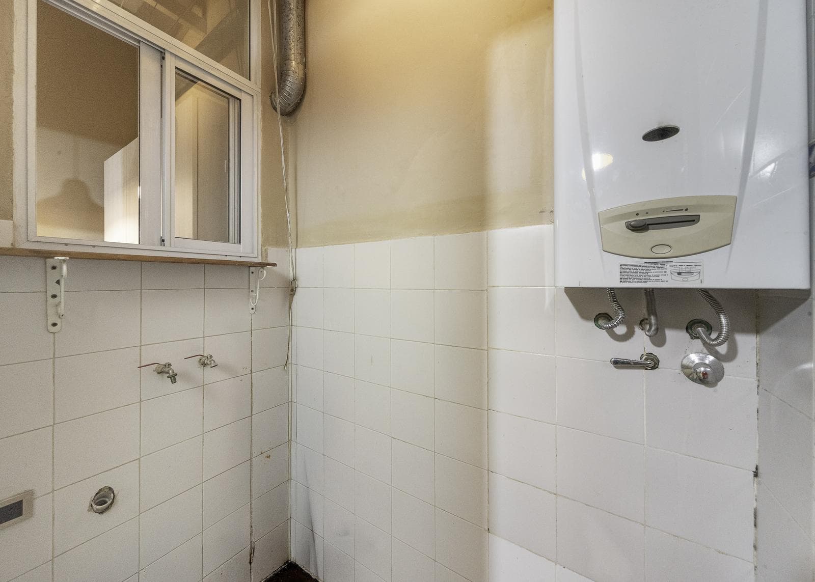 2-Room Apartment for Sale in Monserrat