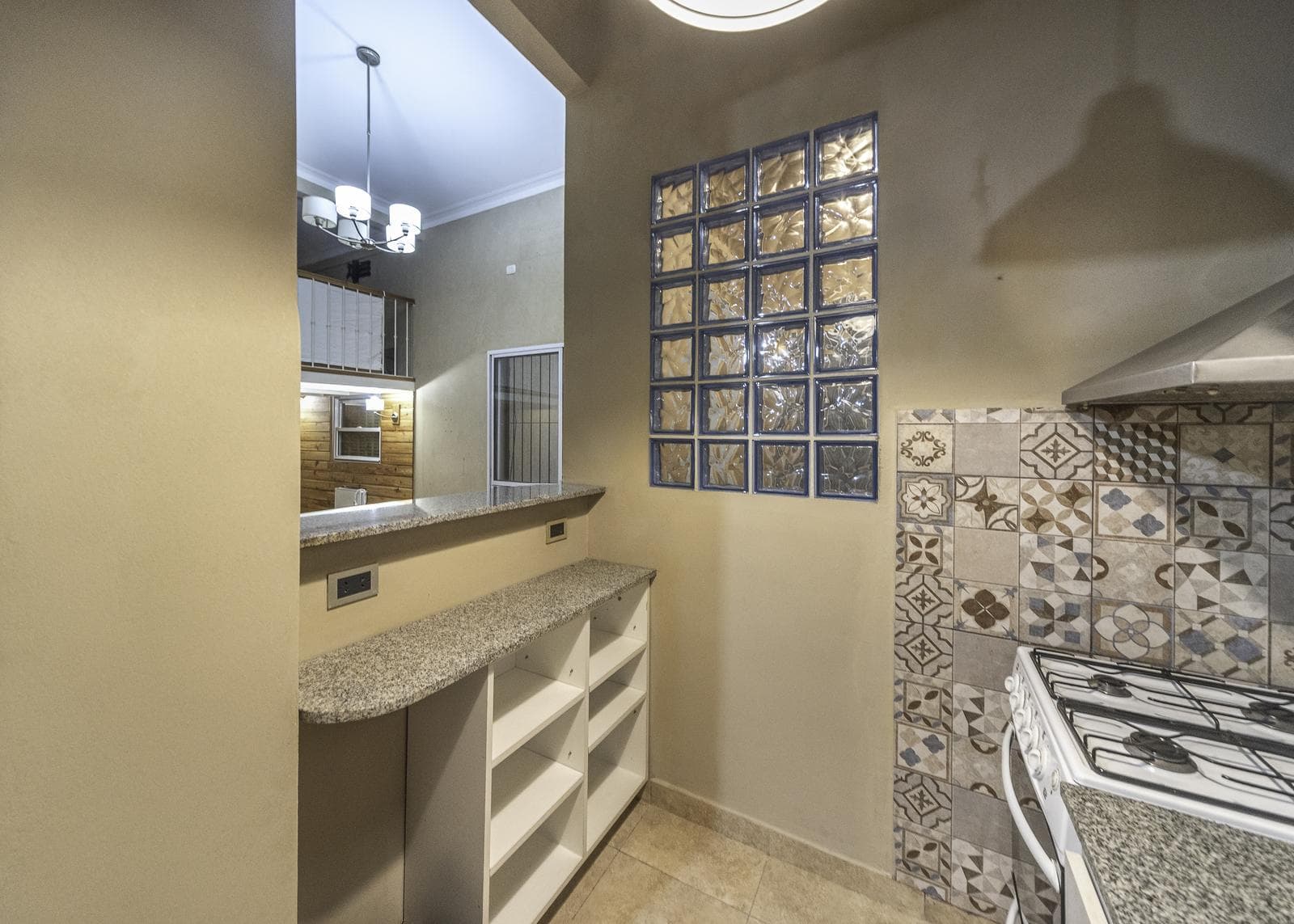 2-Room Apartment for Sale in Monserrat