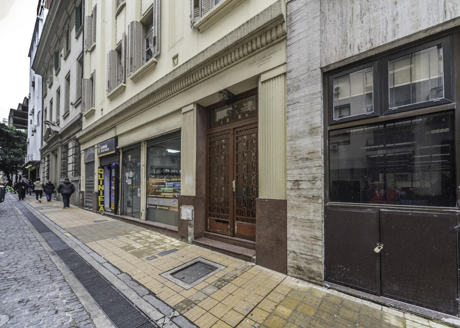 2-Room Apartment for Sale in Monserrat