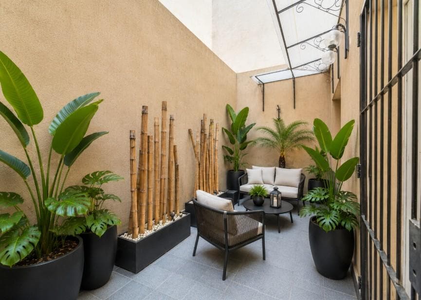 2-Room Apartment for Sale in Monserrat